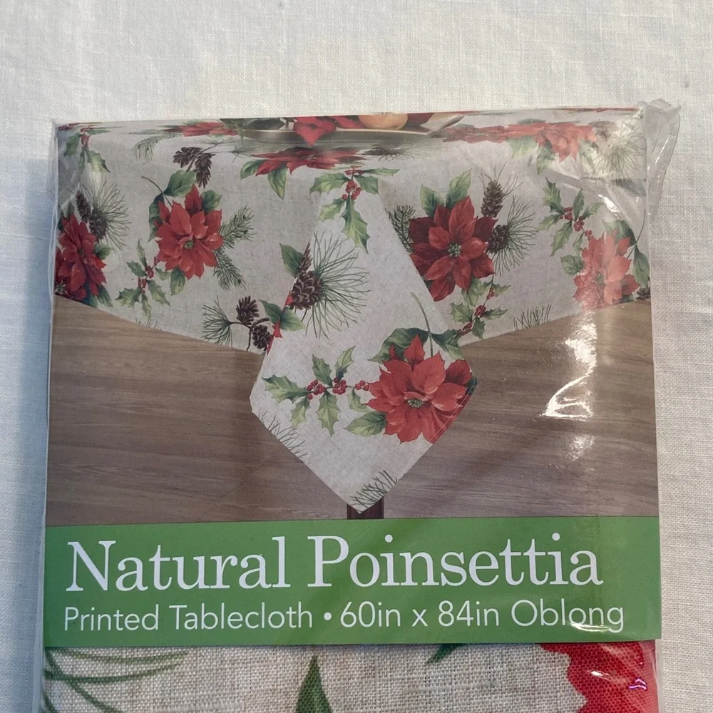 Natural Poinsettia Holiday Tablecloth 60x84 oblong NWT